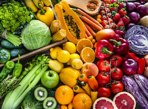 Verschillende kleurrijke groenten en fruit