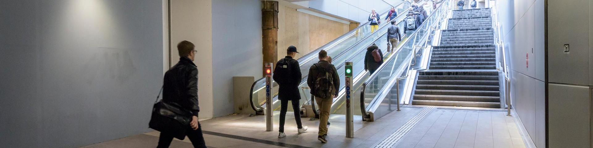 Trap en band voor toegankelijkheid Amsterdam Centraal